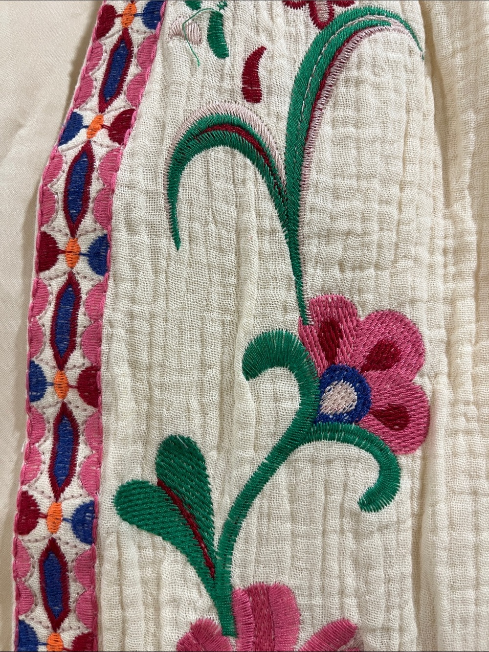 Embroidered vest - Picture 2 of 3